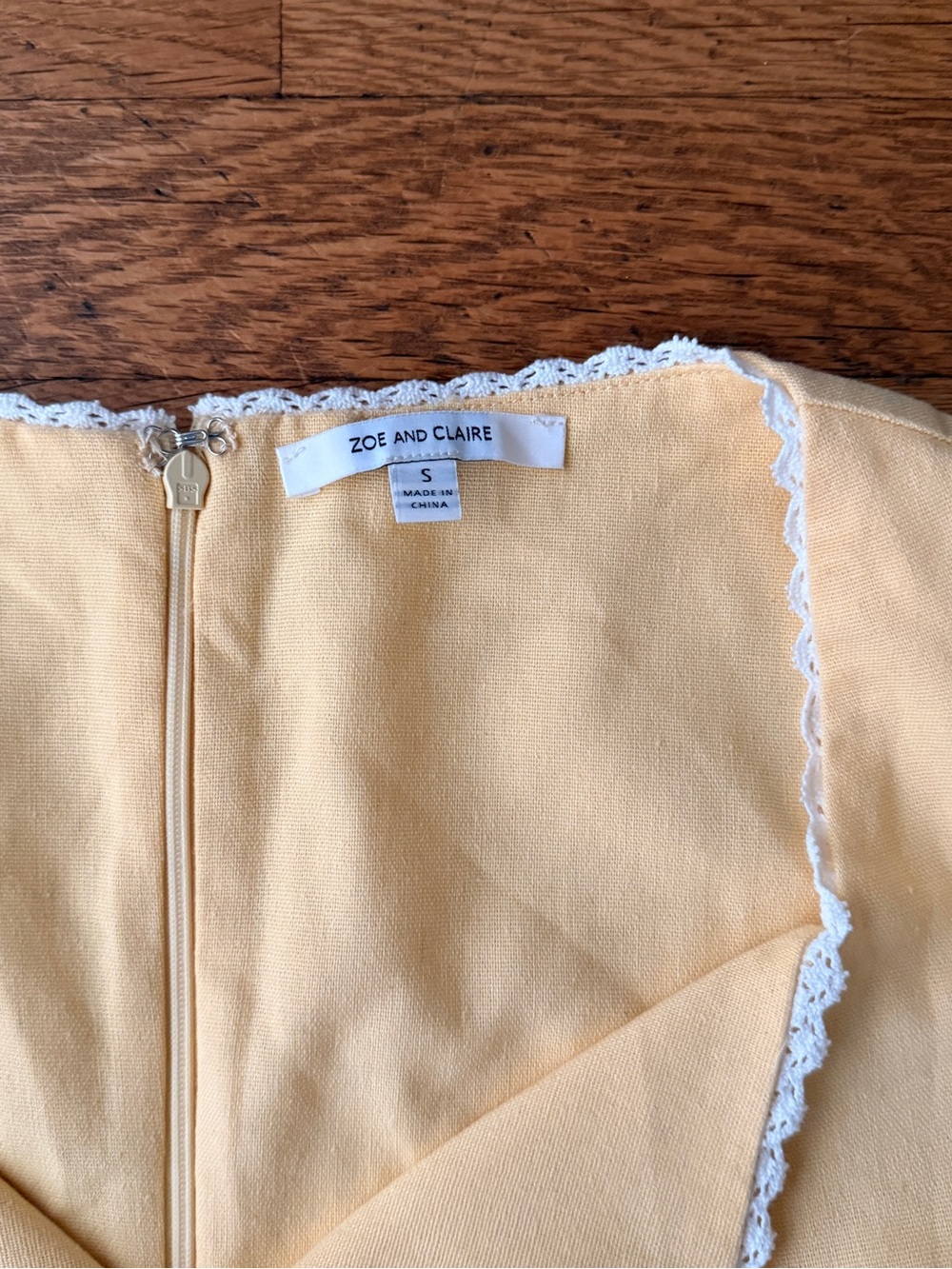 Yellow Button-Front Floral Hem Dress - Picture 4 of 7